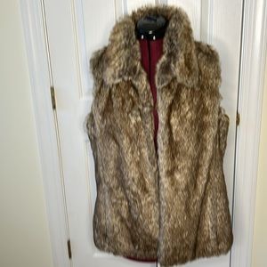 Like New J. Jill Faux fur vest.  Size: L